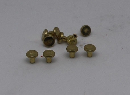 旋盤CNCの精密機械化の部品の真鍮のリベットのボルトISO9001標準